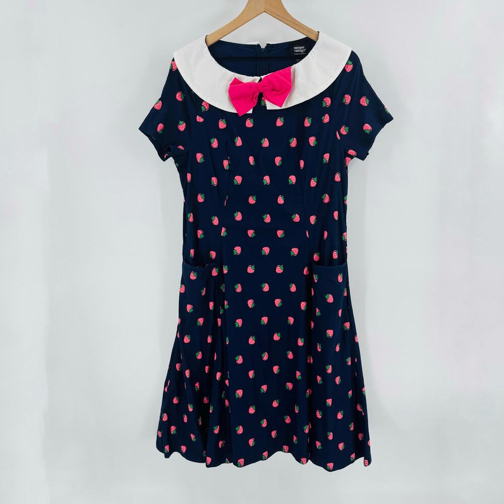 Unique Vintage NWT‎ Strawberry Print Bow Collar Dress 1X/16 Retro Fit & Flare